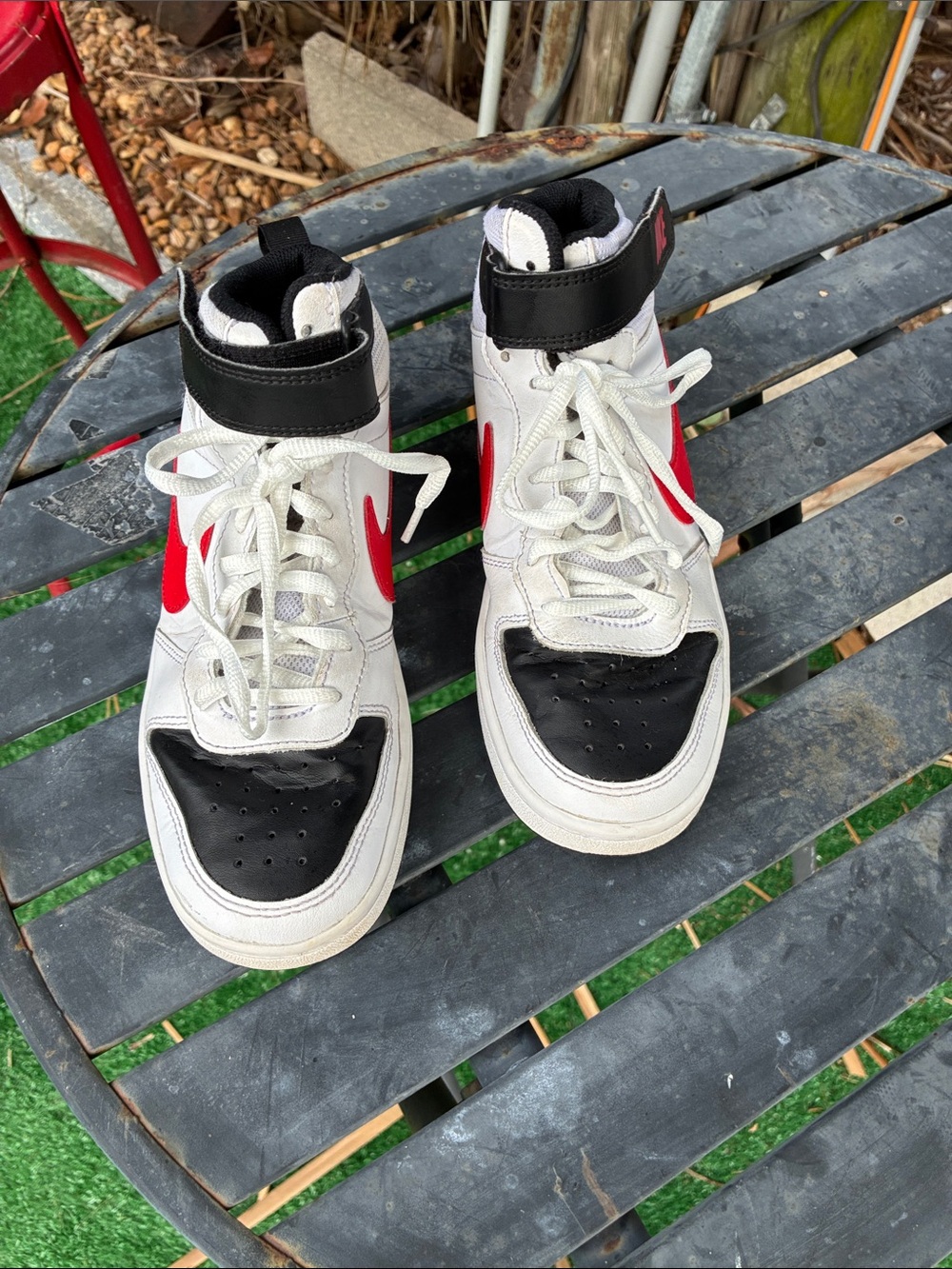 Nike Kids High-Top Sneakers White Black Red Size 4Y Excellent Condition